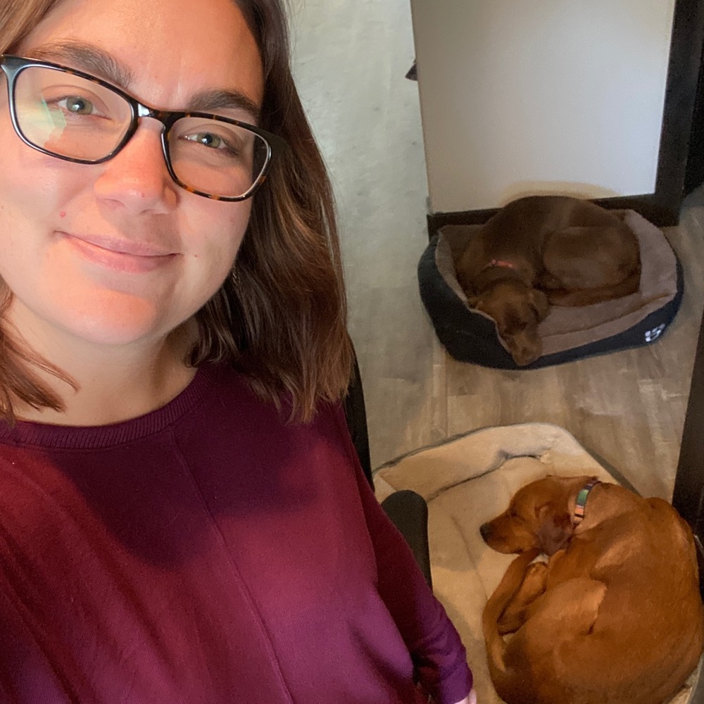 Meet your Posher, Caitlin